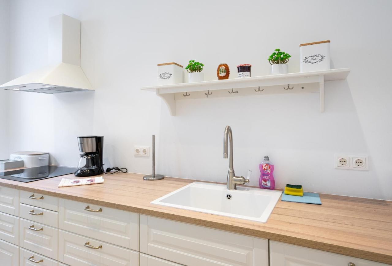 Modernes Apartment Im Charmanten Cottage Viertel Відень Екстер'єр фото